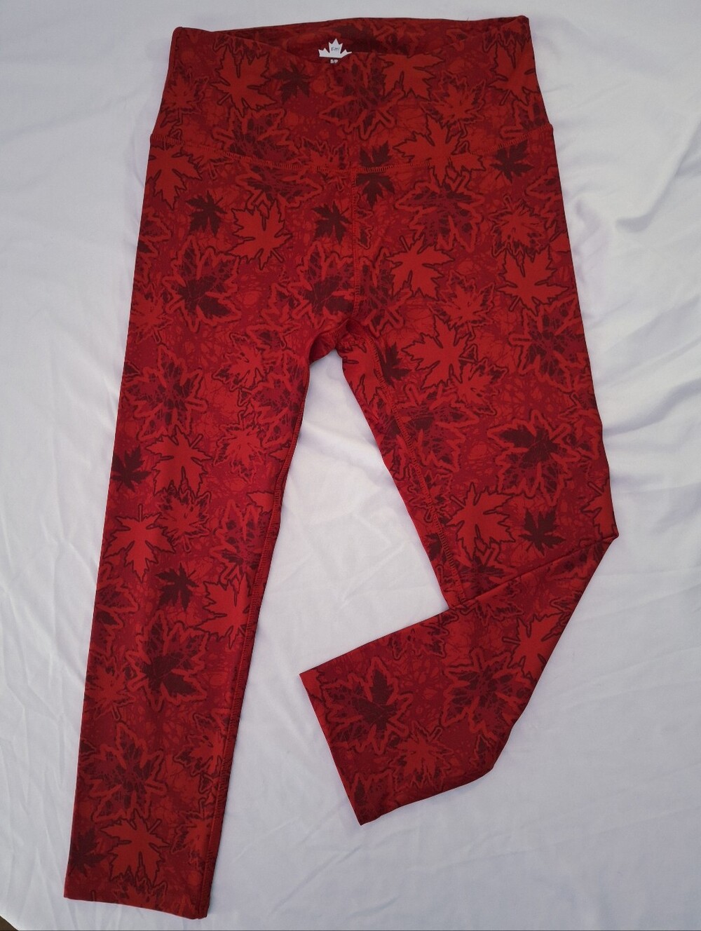 Canada Eh! 🇨🇦  Red Maple Leaf  Capri Tights. Ladies S. NWOT. No Longer Avail.